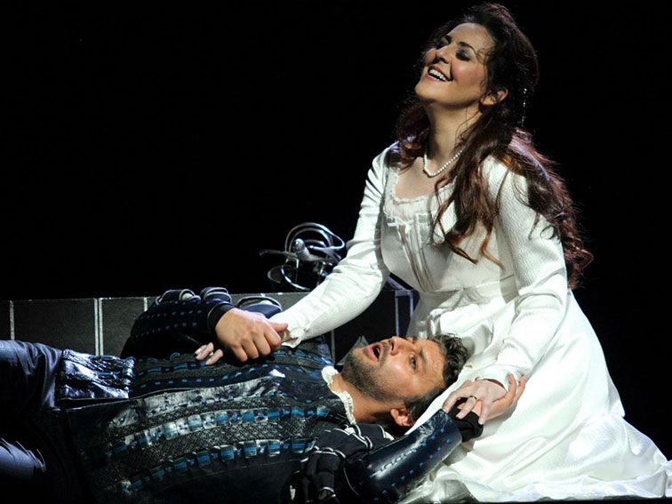 http://www.mathieucrescence.com/files/gimgs/55_otello1.jpg